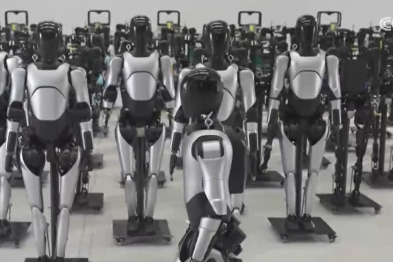 央视报道！揭秘365钱包机器人量产超级工厂